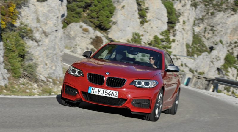 BMW 2 series قرمز