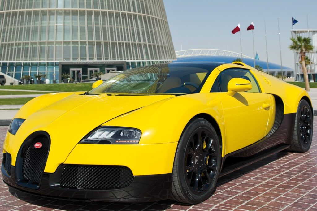 زرد Bugatti Veyron